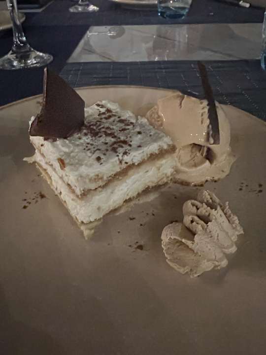 Gastro Crystals Beach Resort Belle Mare, a member of Radisson Individuals