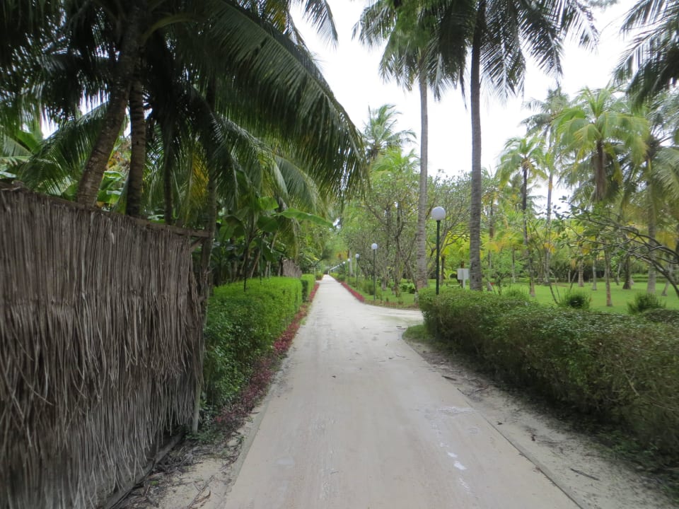 Viele Wege auf der Insel Adaaran Select Hudhuran Fushi - Premium All Inclusive