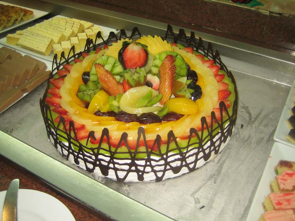 Obstkuchen zum Nachtisch Pickalbatros Alf Leila Wa Leila Resort - Neverland Hurghada