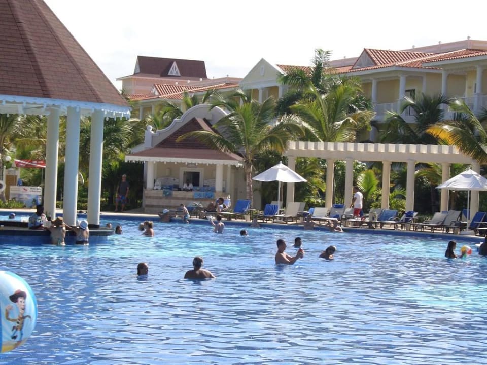 Poolbar Bahia Principe Luxury Esmeralda