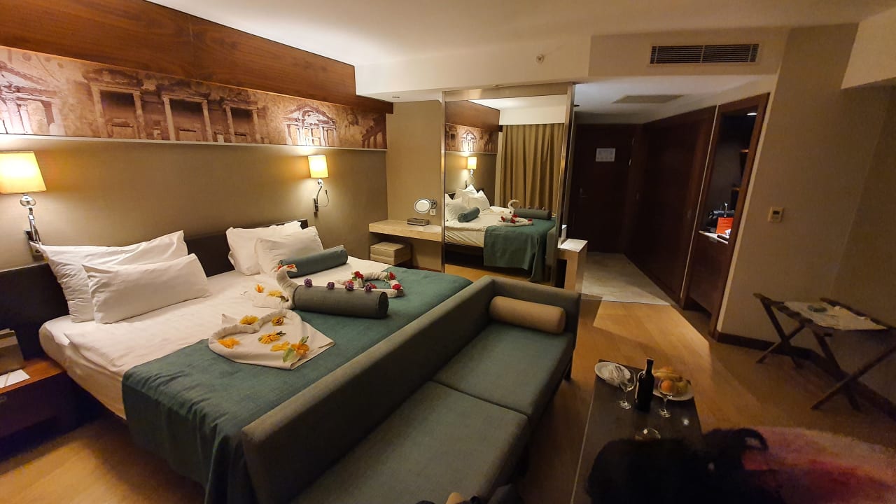 Zimmer Commodore Elite Suites & Spa - Adults only