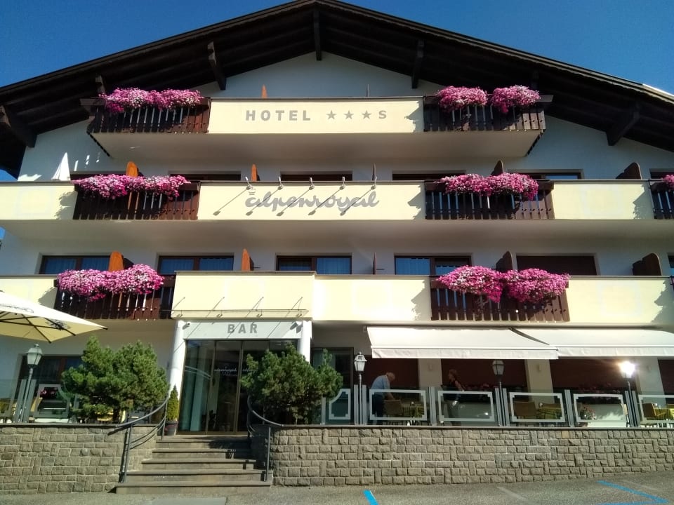 Außenansicht Hotel Alpenroyal