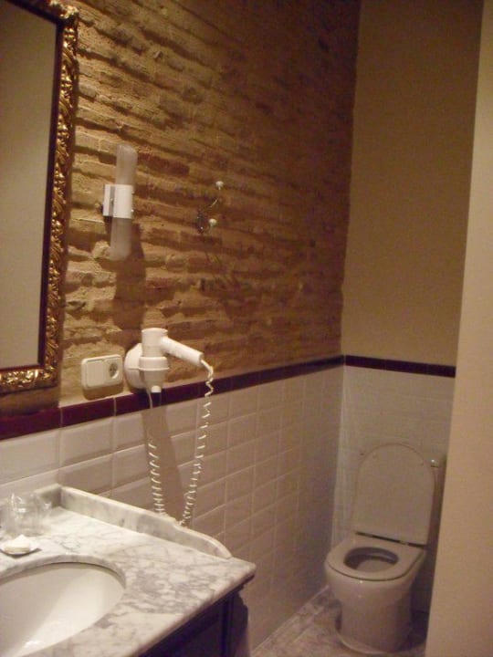 Badzimmer Hotel Ad Hoc Monumental