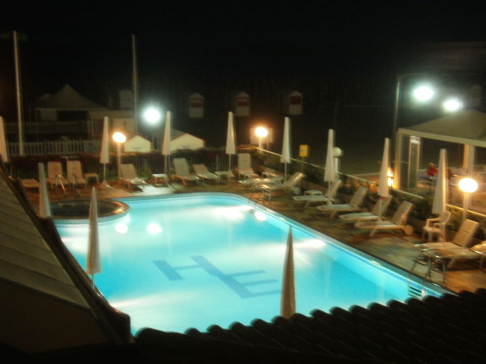 Pool bei Nacht Hotel Excelsior Caorle