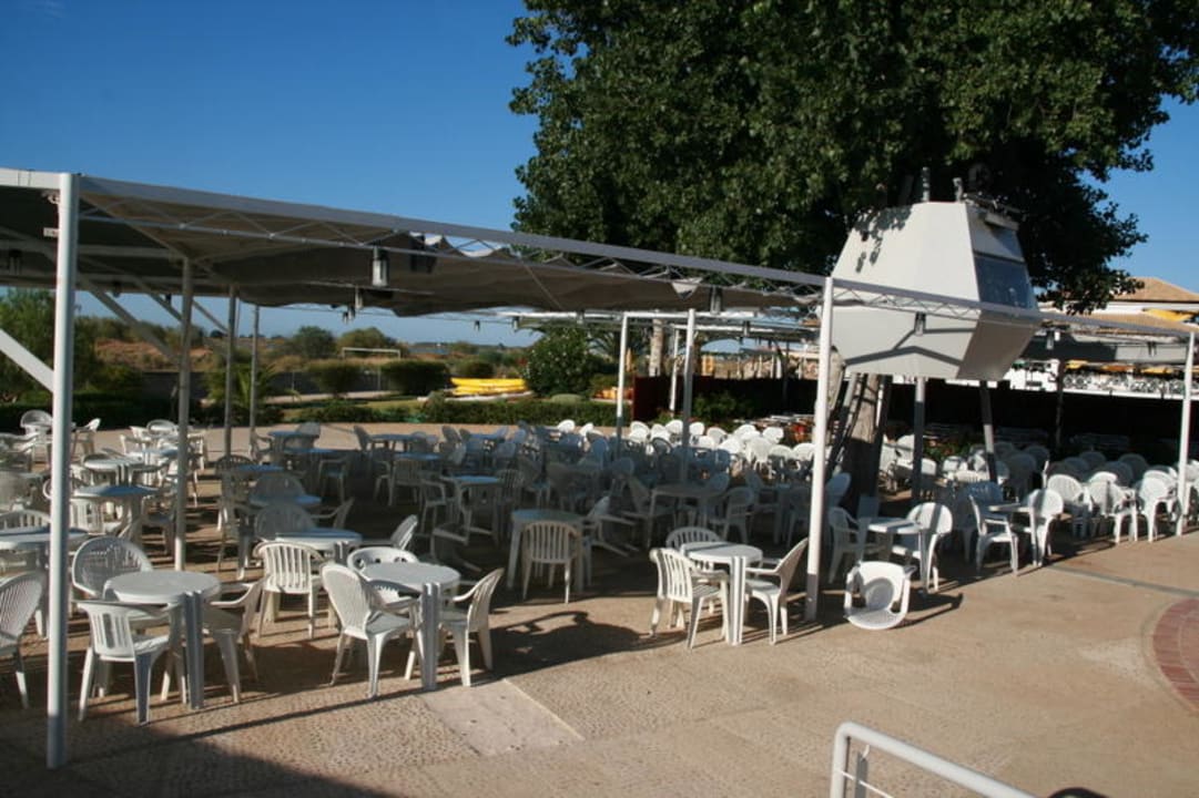 bühne 1 Golden Club Cabanas