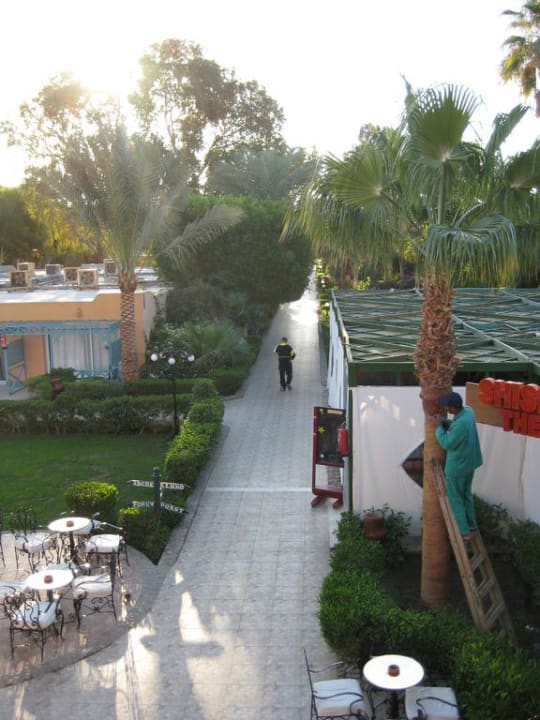 Weg zum Strand Giftun Azur Resort