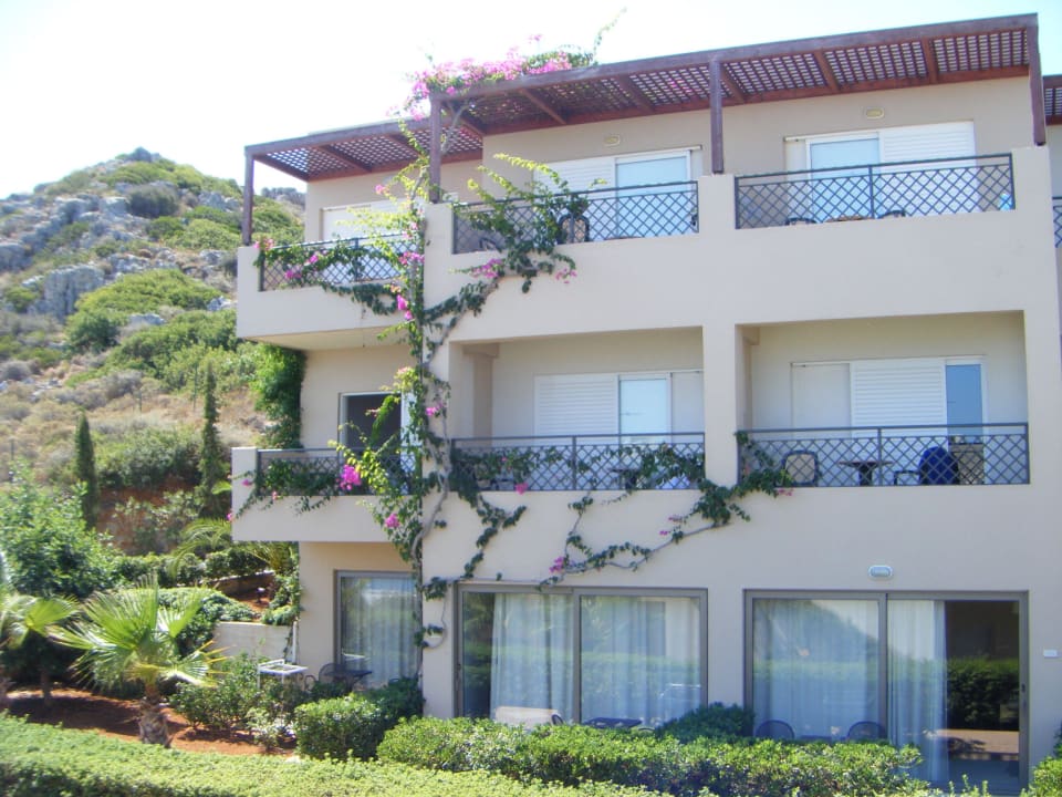 Zimmer mit Balkon von Außen Grand Hotel Holiday Resort