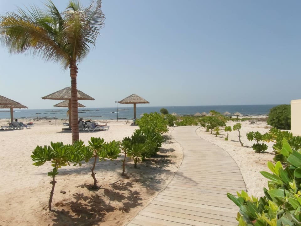 Weg zum Strand Wyndham Garden Salalah Mirbat
