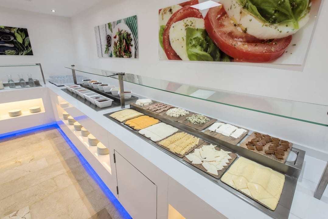 Neues Büffet Hotel THB Tropical Island