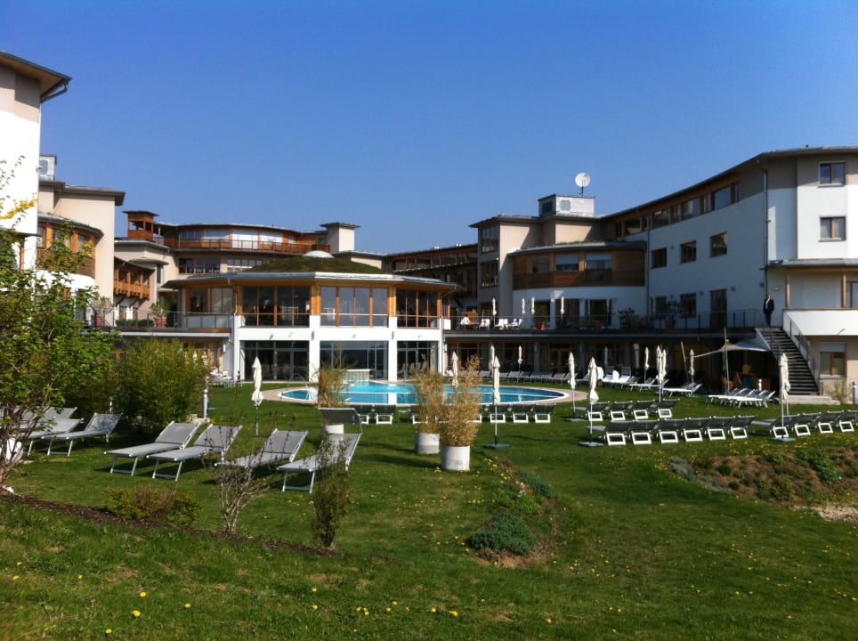 Außenansicht mit Pool Hotel & Spa Larimar