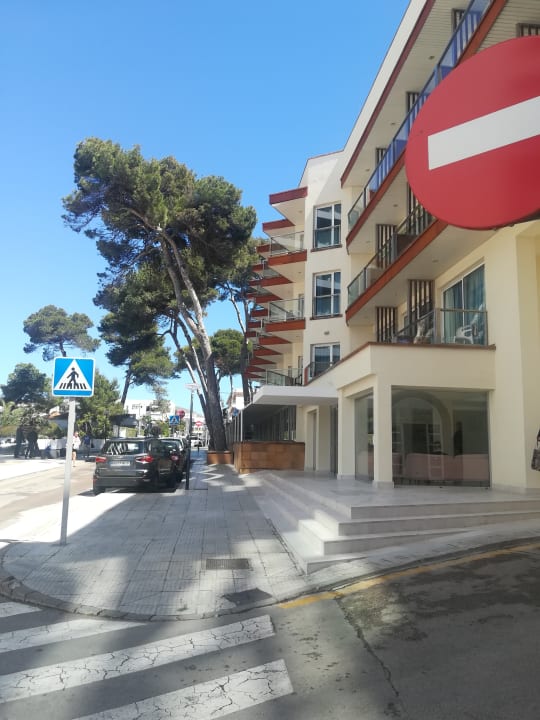 Außenansicht Hotel Clumba