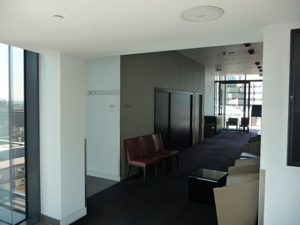 Flur zur Sky-Lounge DoubleTree by Hilton Hotel London - Tower of London
