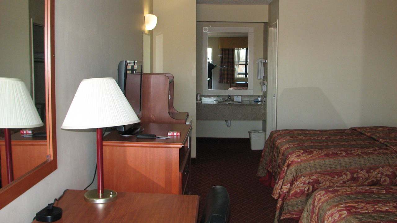Zimmer Quality Inn & Suites Garland - East Dallas