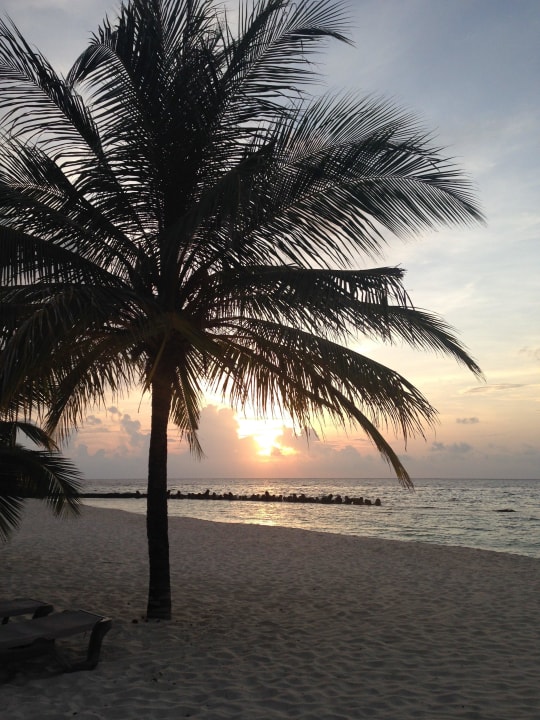 Traumhafte Sonnenuntergänge Kuredu Island Resort & Spa