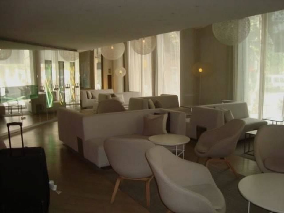 Lobby Hotel Cram
