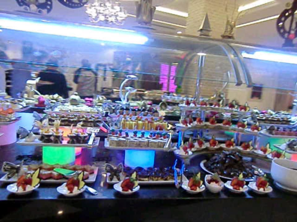 Reichhaltiger Nachtisch Hotel Delphin Imperial