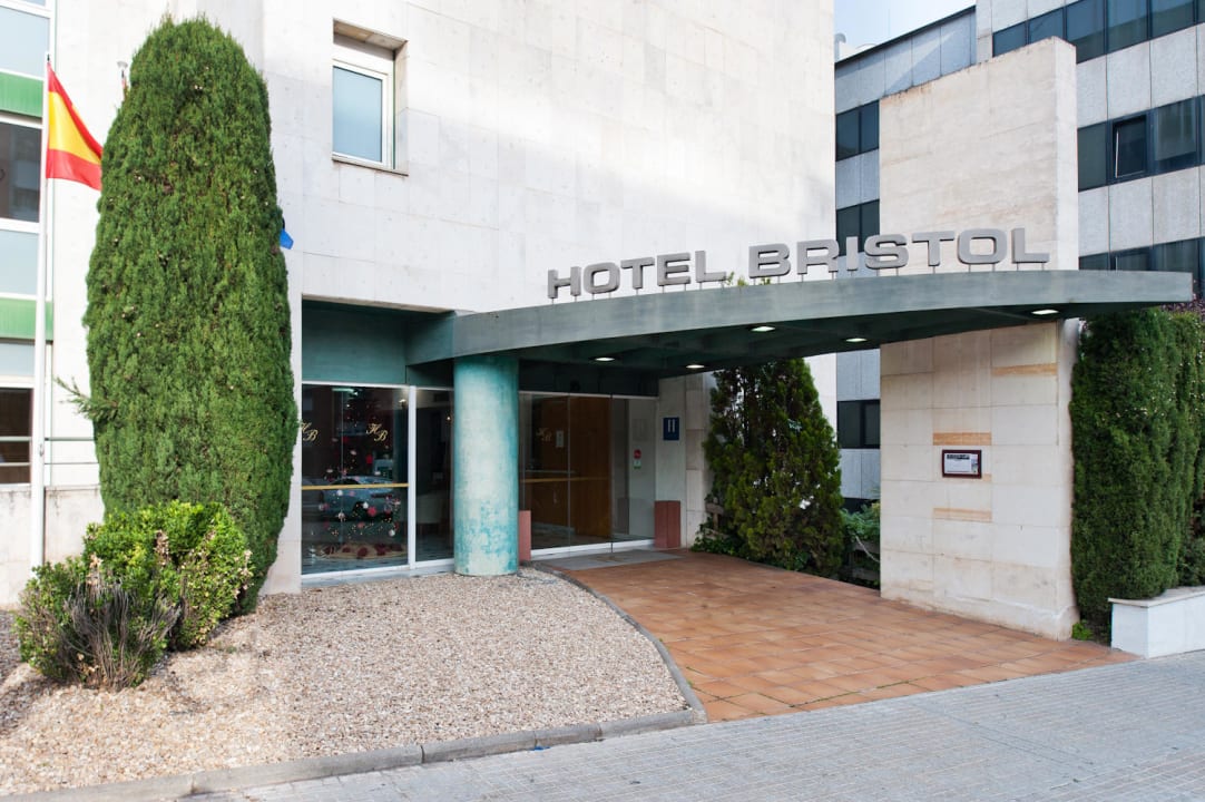 Entrada Hotel Catalonia Bristol