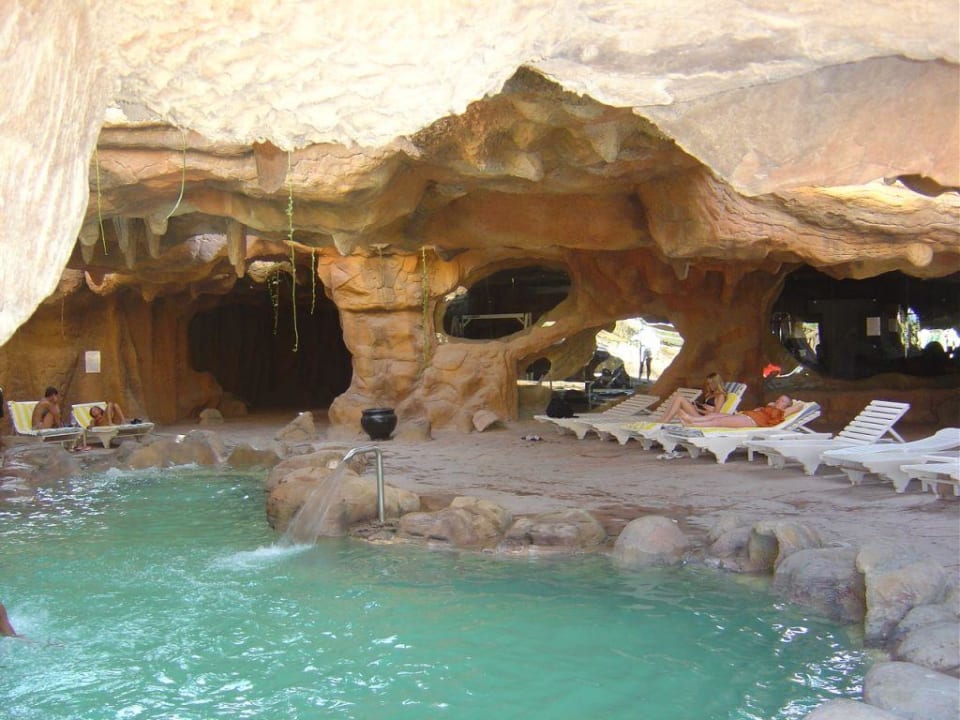 Jacuzzi Parrotel Beach Resort