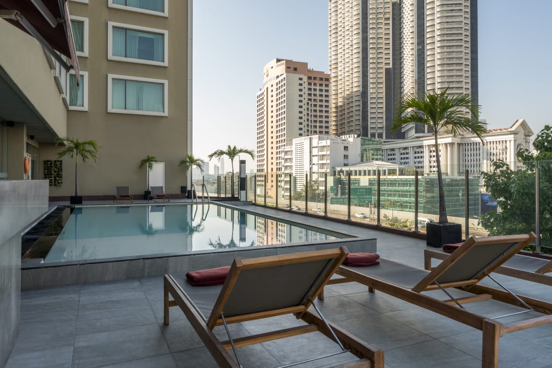 Pool Hilton Garden Inn Bangkok Silom