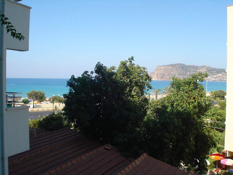 Vom Balkon zum Strand Blue Diamond Alya