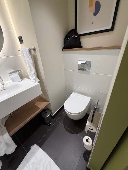 Zimmer Hampton By Hilton Lyon Airport