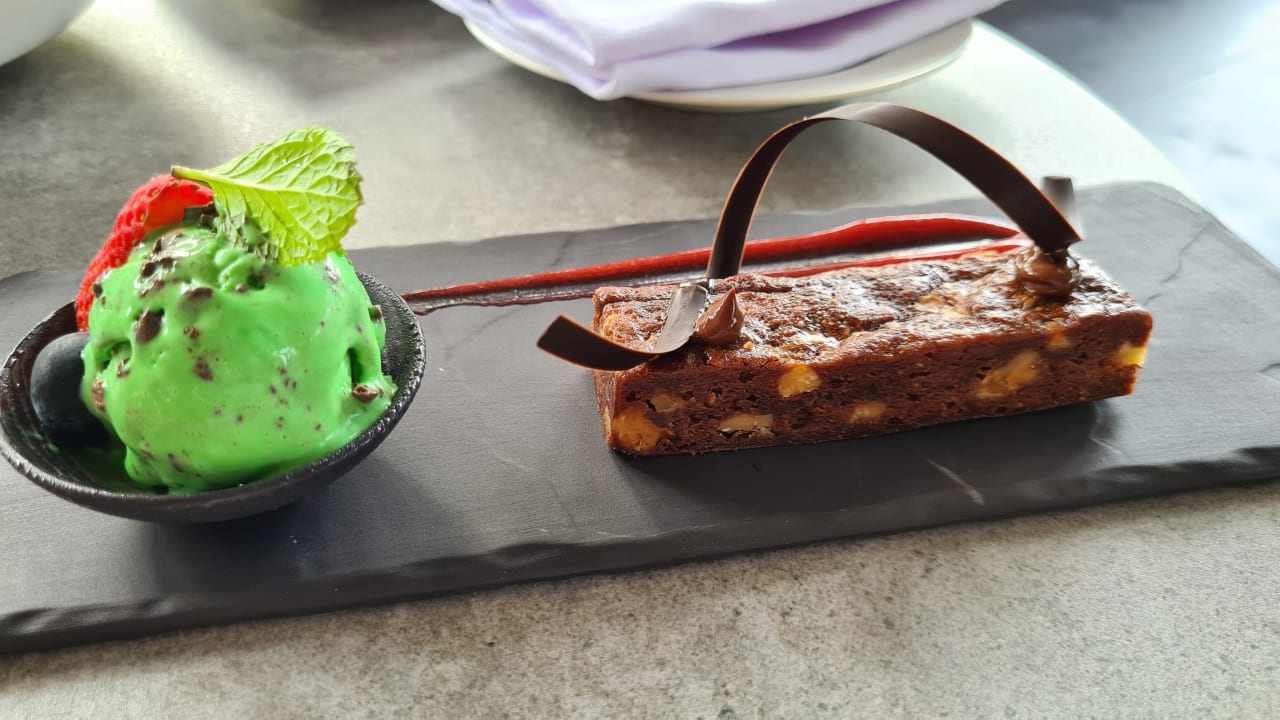 Gastro Outrigger Maldives Maafushivaru Resort