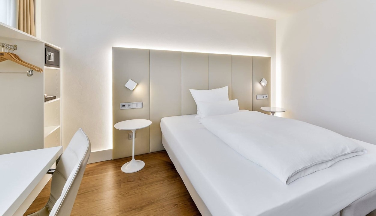 Standard Single Room Hotel NH Erlangen