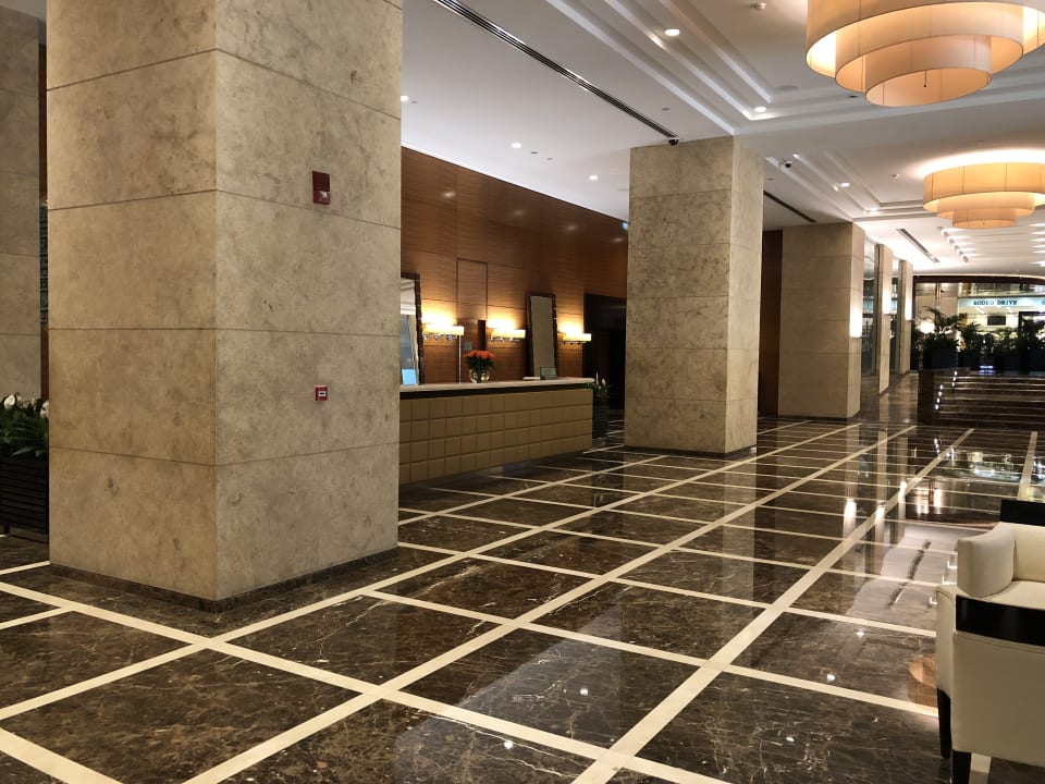 Lobby Grosvenor House Dubai