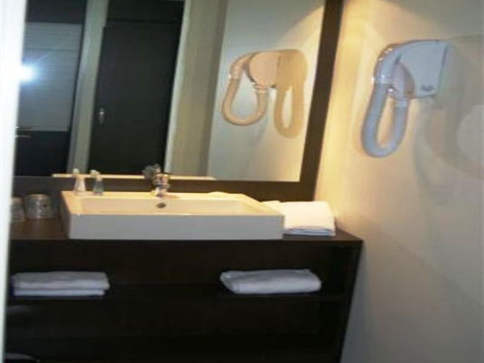 Salle de bain Sure Hotel by Best Western Nantes Beaujoire