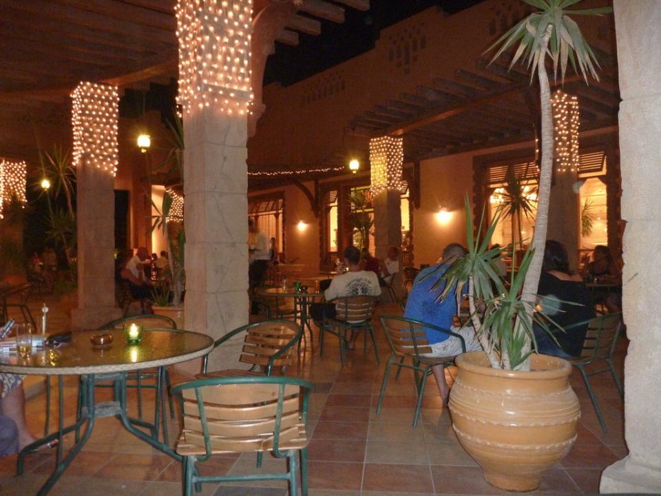 Abends live Musik, etc. Charmillion Club Resort