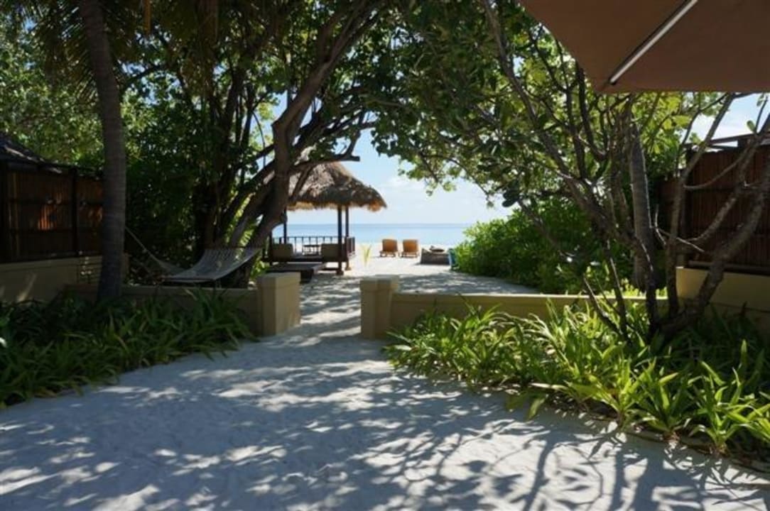 Zwischen den Villen Banyan Tree Vabbinfaru