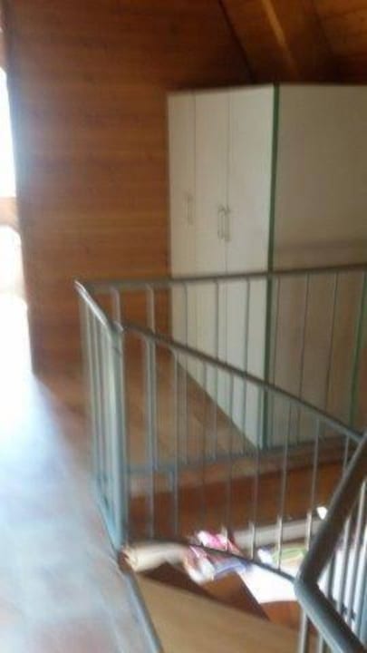 Aufgang zu den Schlafbereichen Ferienhauspark Asgard in Damp