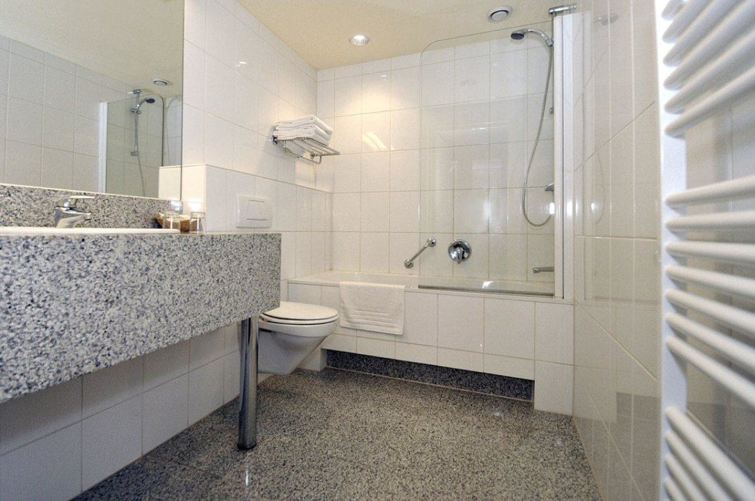 Badkamer Luxe kamer  Hampshire Hotel - Voncken Valkenburg