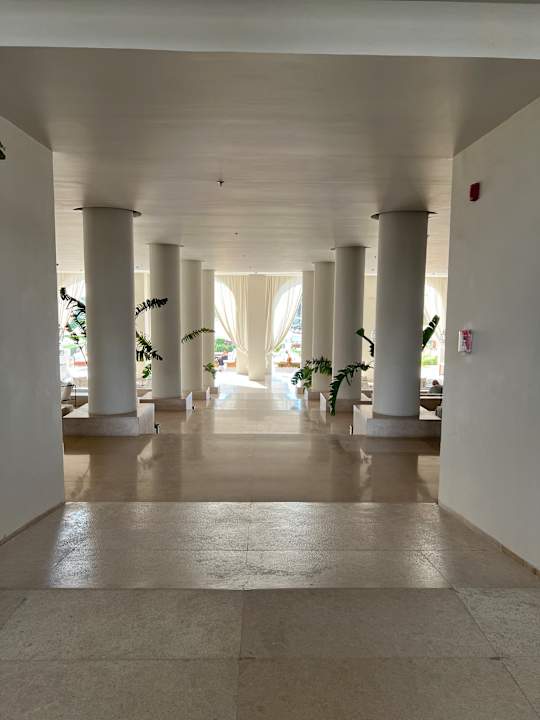 Lobby Serry Beach Resort