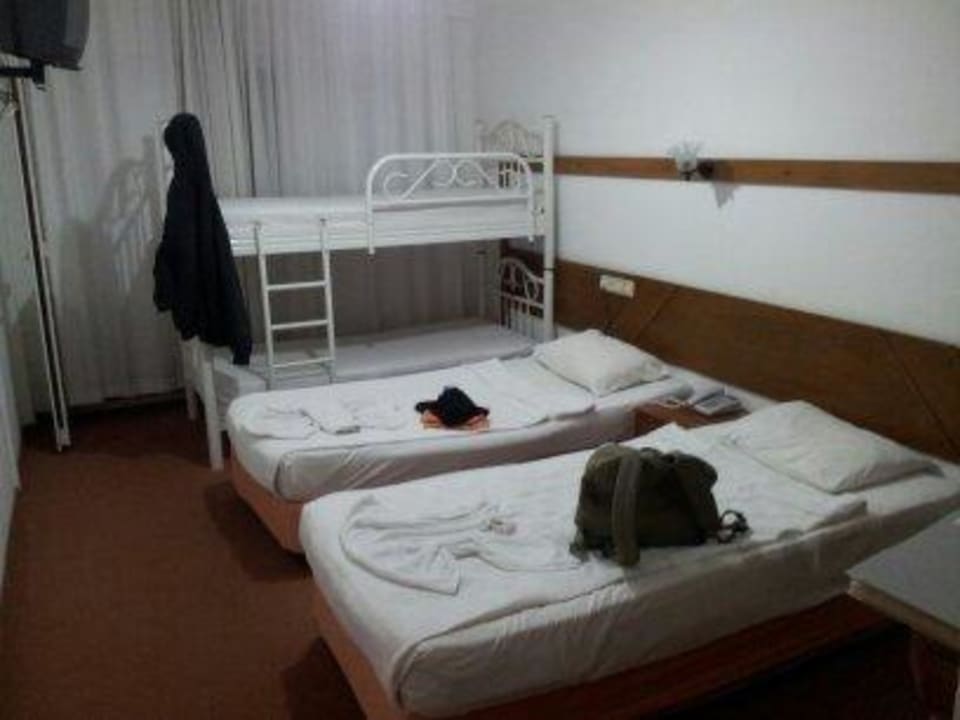 Familienzimmer für ein Einzelzimmer bekommen Semoris Hotel