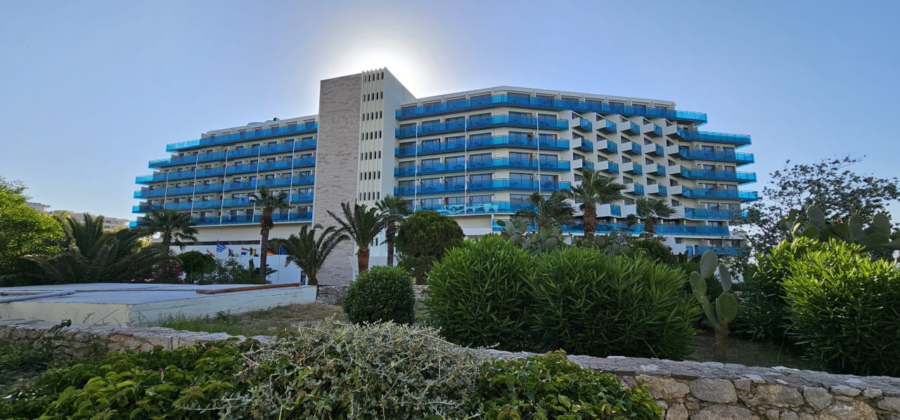 Außenansicht Hotel Calypso Beach