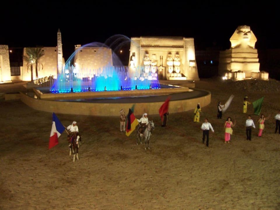 Show am Abend Pickalbatros Alf Leila Wa Leila Resort - Neverland Hurghada