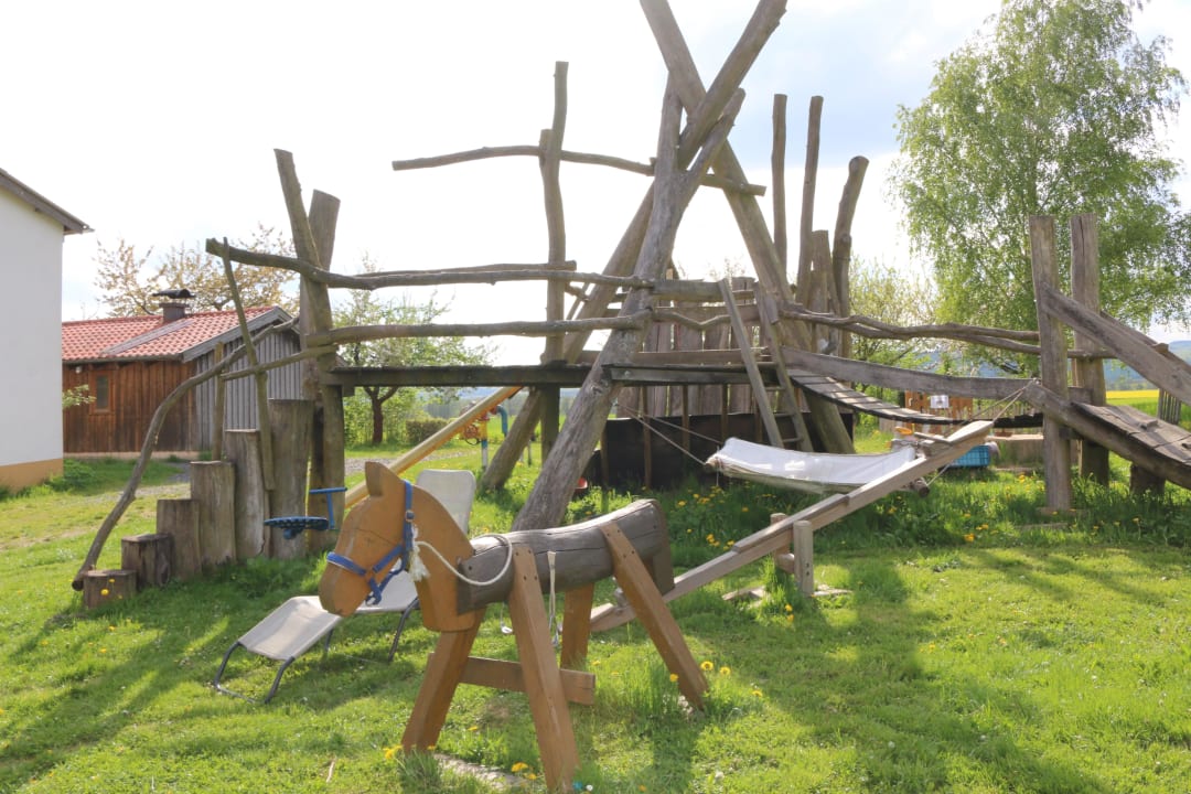 Holzpferd  Bio-Bauernhof Mültner
