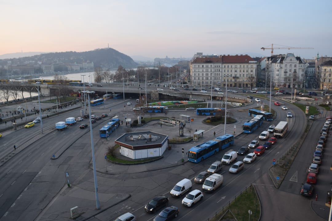 Blick vom Balkon des Zimmers ibis Styles Budapest City