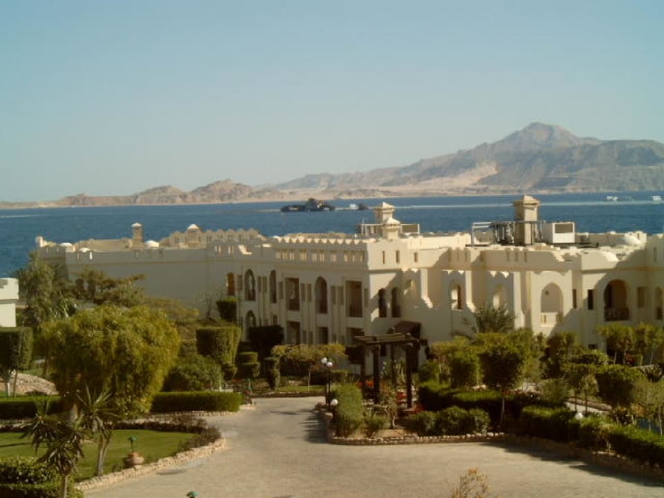 Blick von der Terrasse der Lobby Charmillion Club Resort