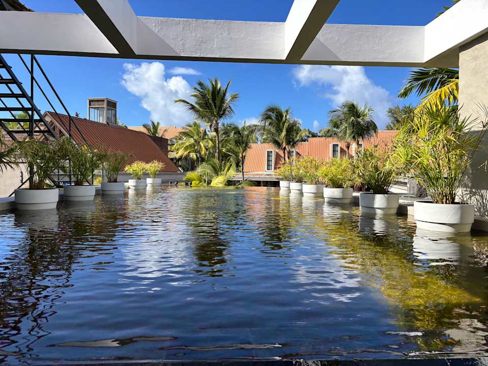 Außenansicht Crystals Beach Resort Belle Mare, a member of Radisson Individuals