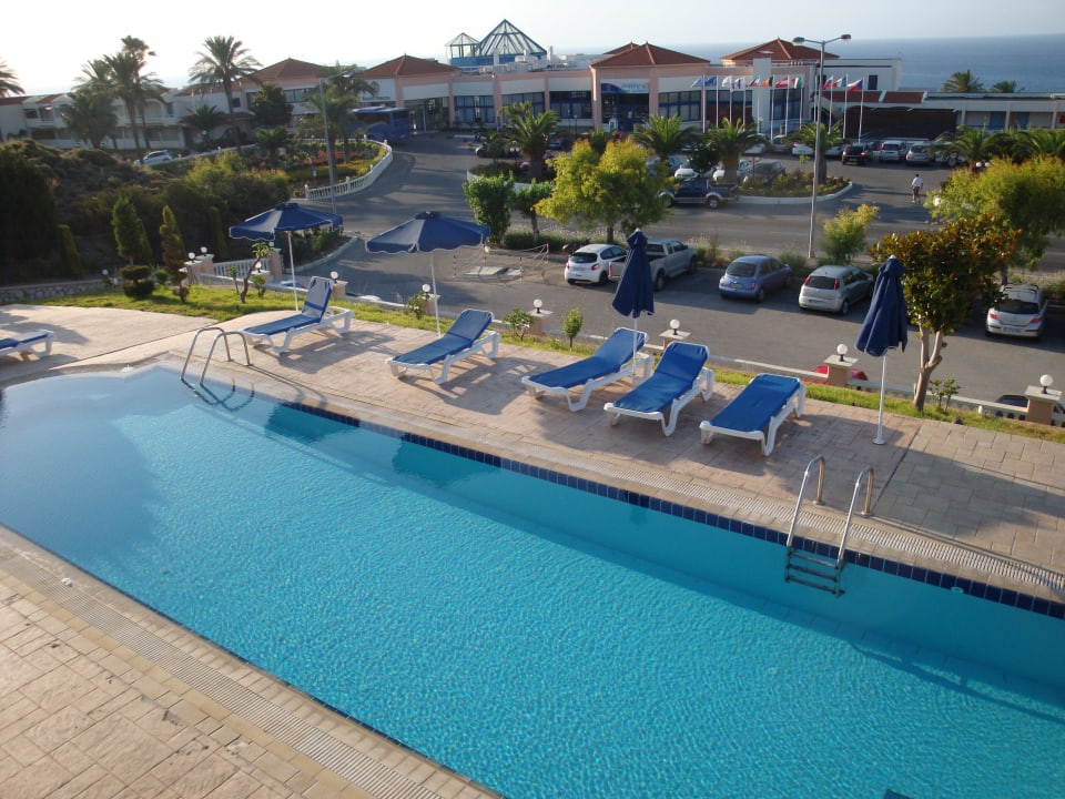 Kleinerer Pool, vor den Studios Rodos Princess Beach Hotel & Spa
