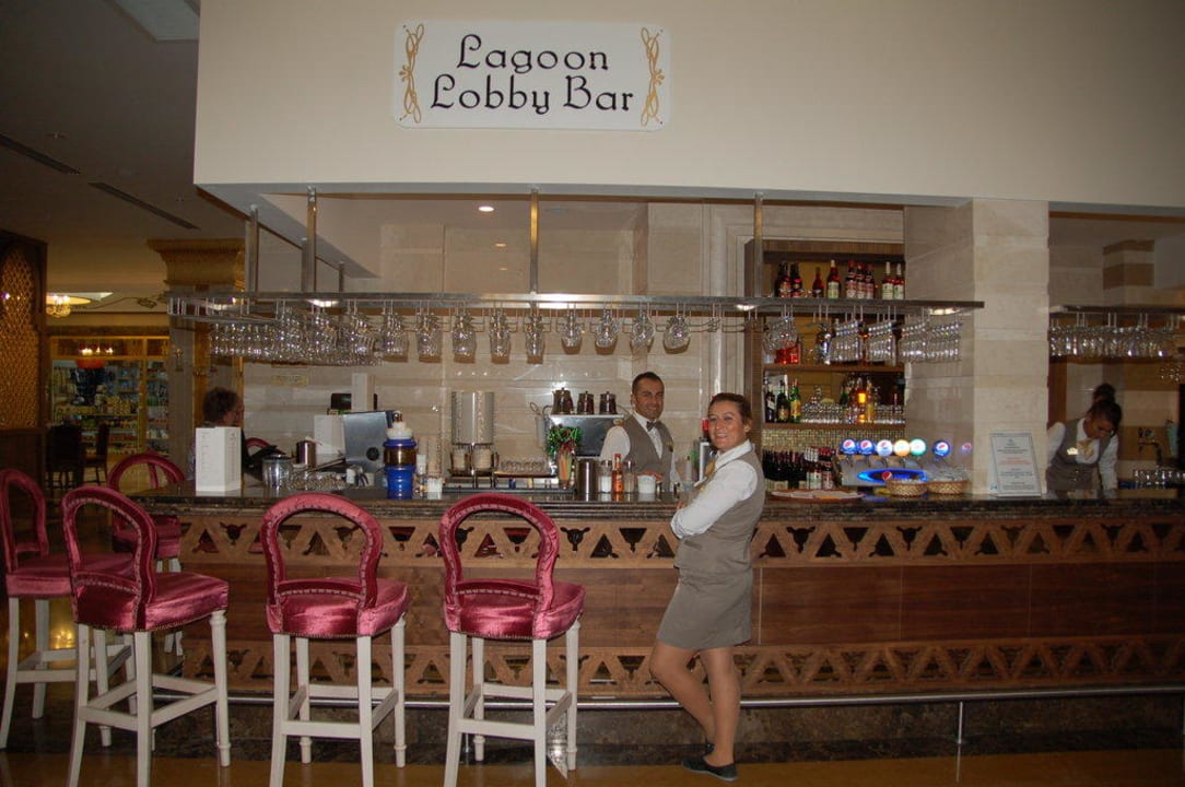 Lagoon Bar 24u/24u Diamond Excellence Resort & Spa