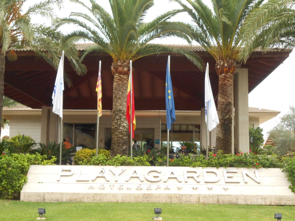 Hoteleingang von Straße aus Playa Garden Selection Hotel & Spa