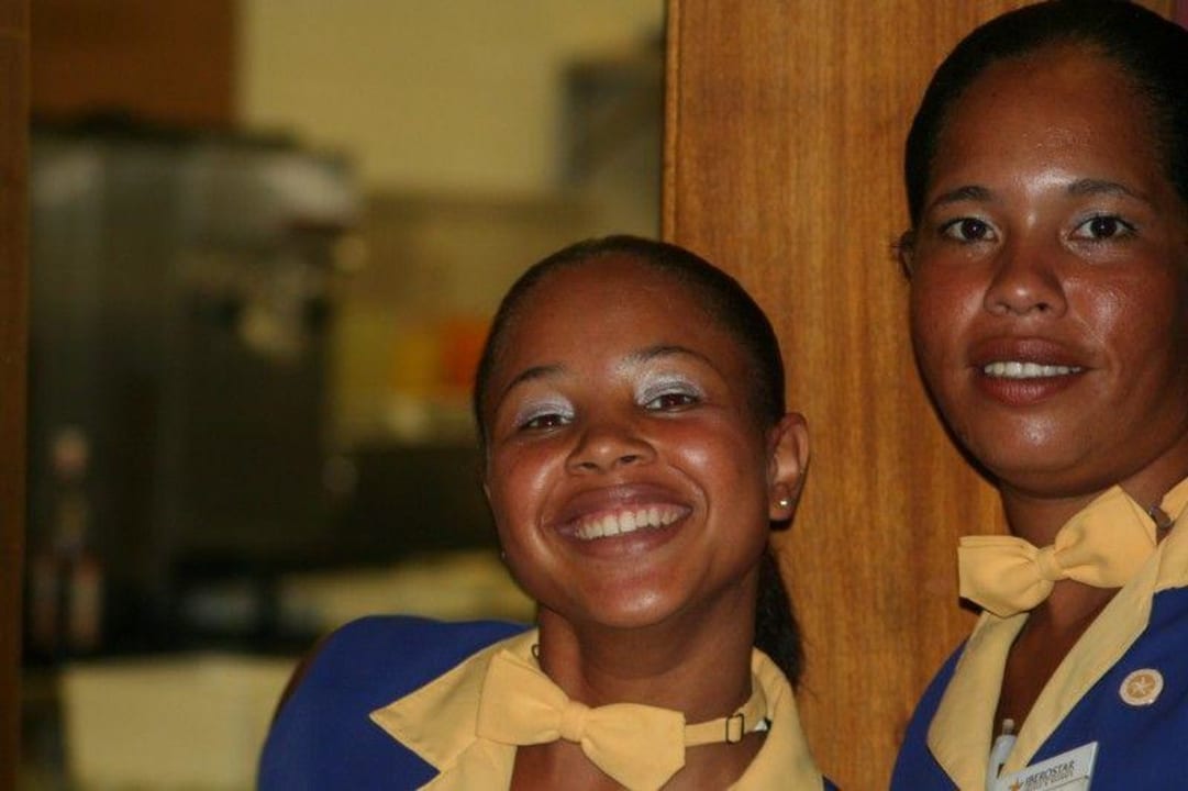 Barkeeper Iberostar Waves Bahia