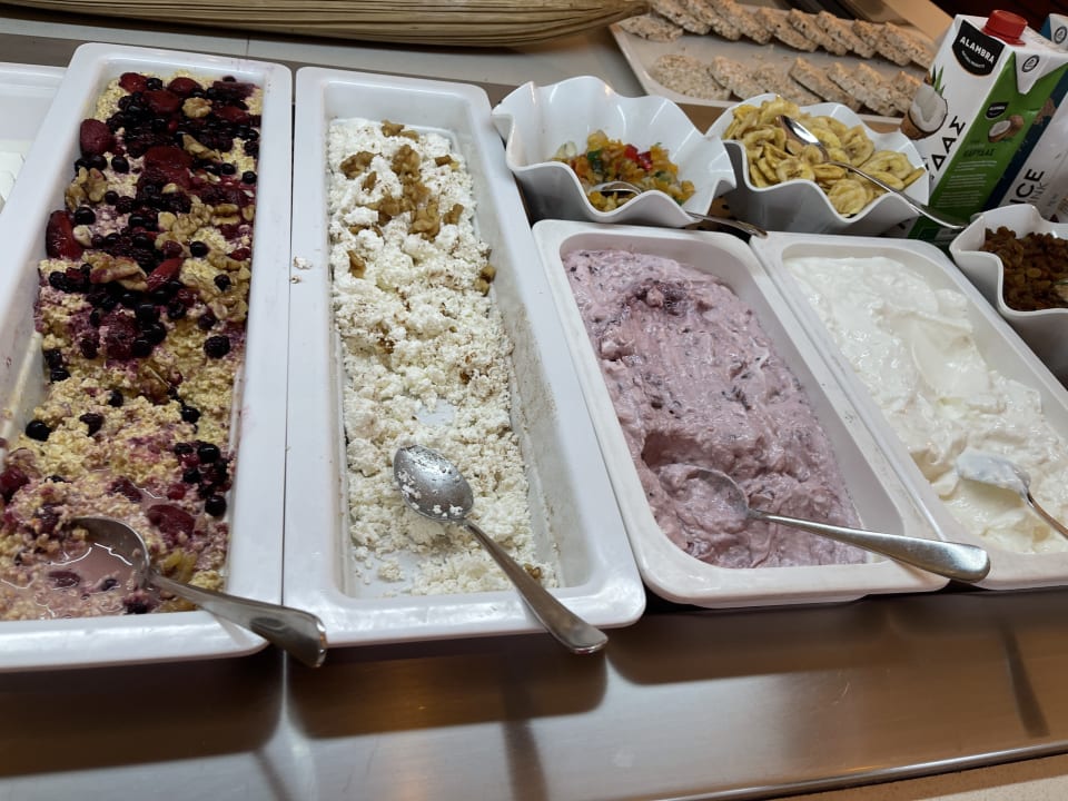 Gastro Crystal Springs Beach Hotel