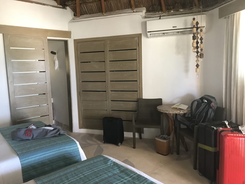 Zimmer Mahekal Beach Resort