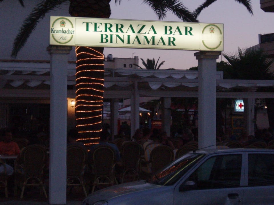 Eingang zur Bar Hotel Biniamar