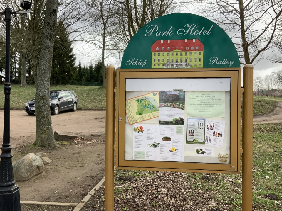 Außenansicht Schloss Rattey