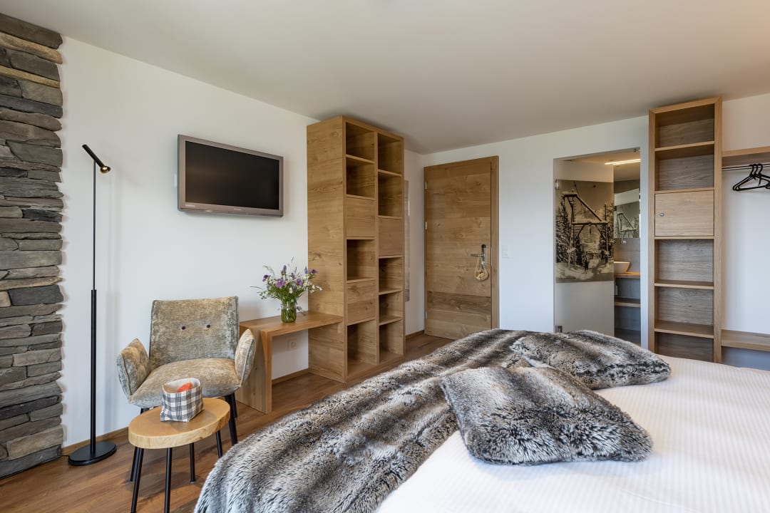 Zimmer Berghotel Tgantieni